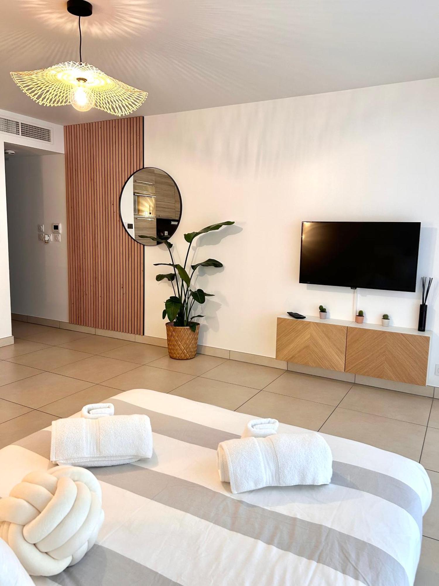 Studio Neuf - Portes De Monaco - Confort - Wifi - Clim ภายนอก รูปภาพ